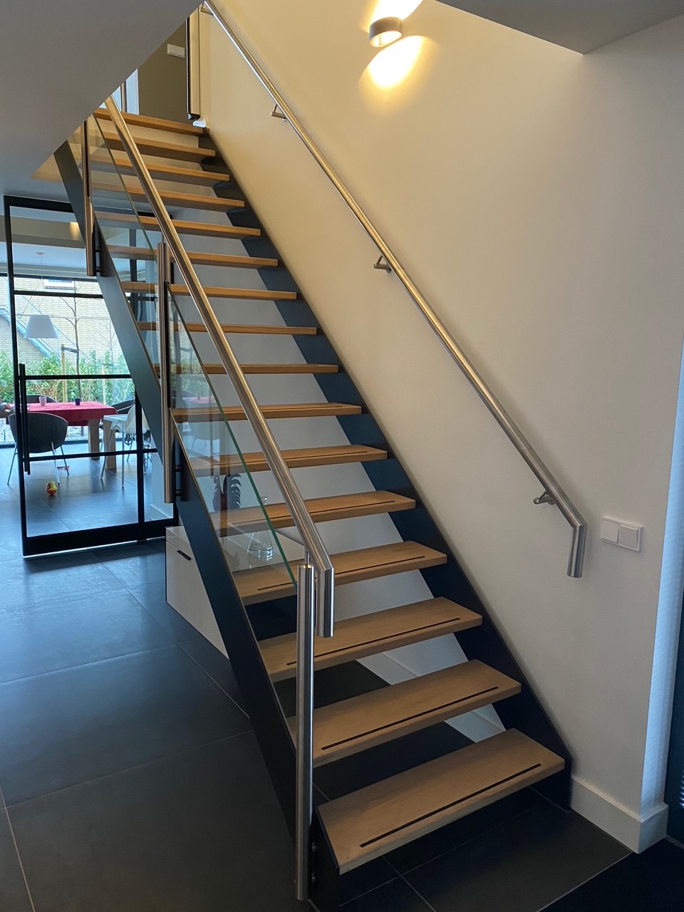 Stalen rechte steektrap